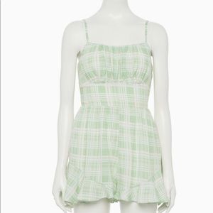 NEW Juniors Plaid Green and White Ruffle Hem Romper shorts - size Small